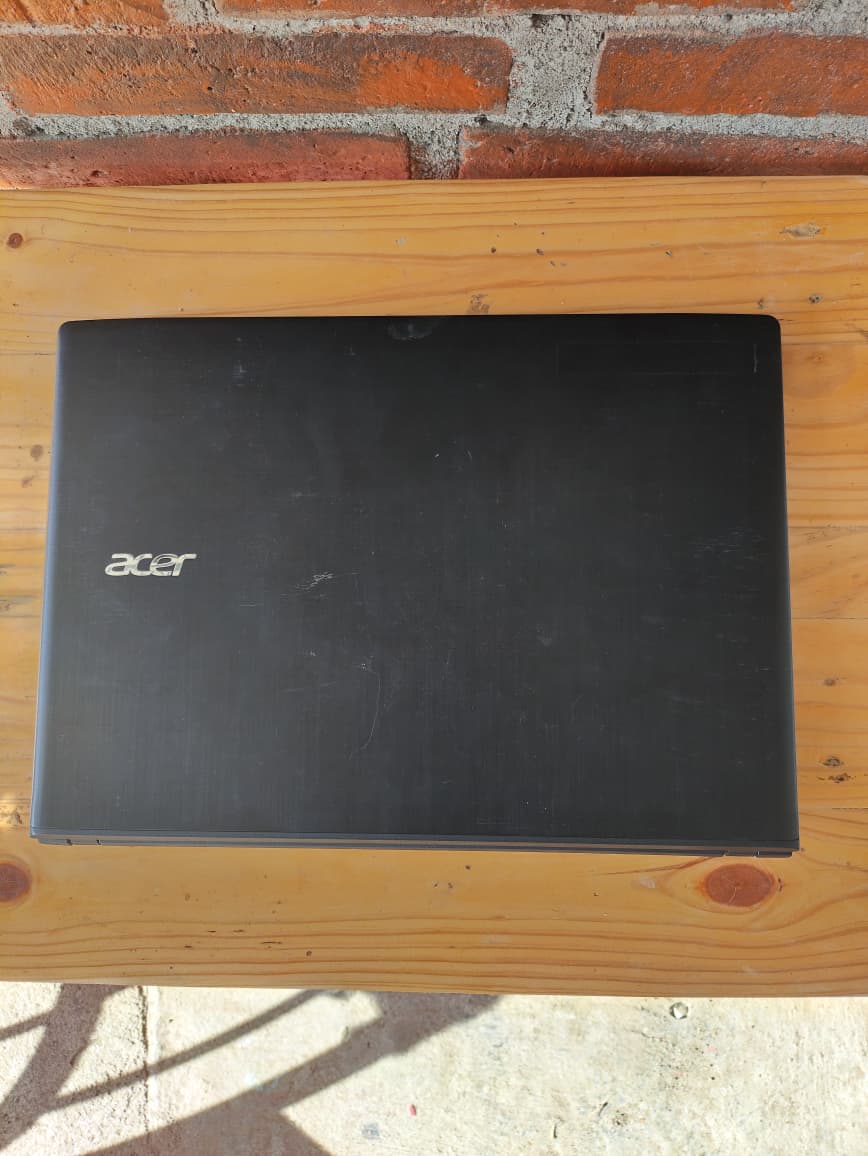 Notebook Acer TravelMate P249 Series Model N16Q1