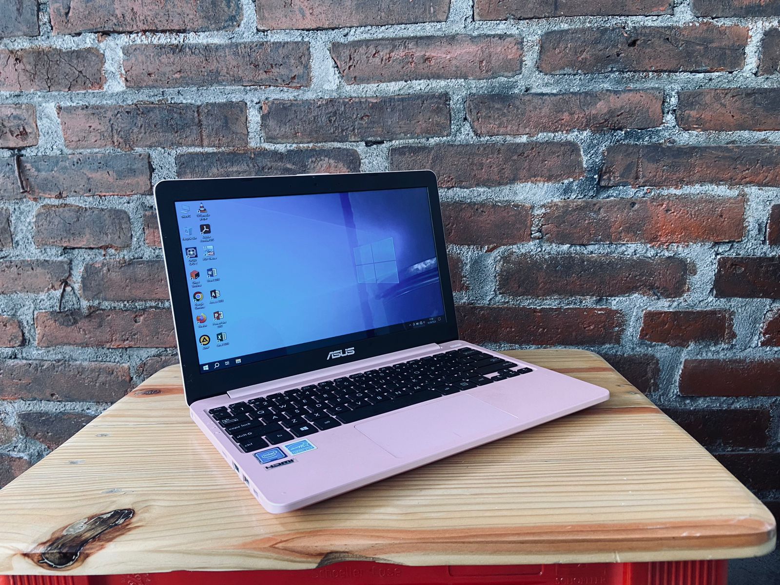 Netbook Asus E203MA E203MAH-FD013T Pink